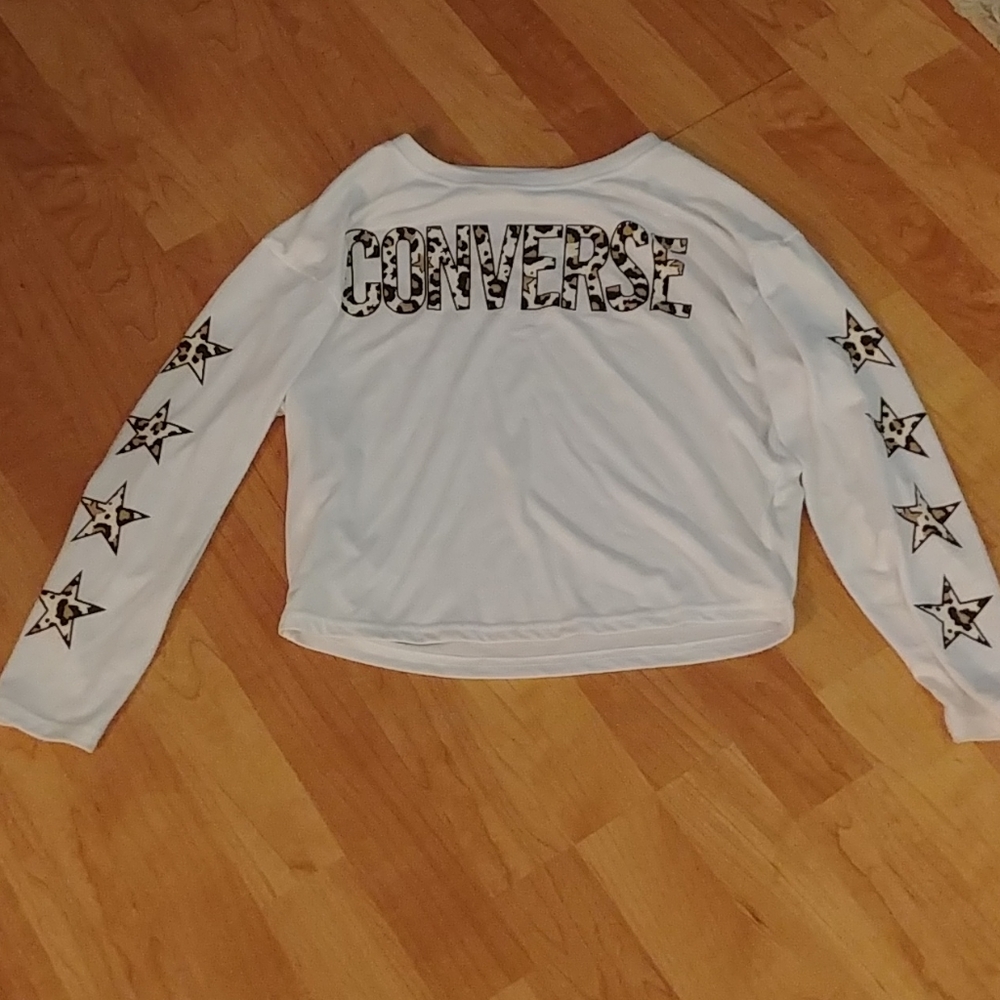 Converse Girls oversized half shirt. Brand new!